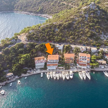 Marina * Lastovo