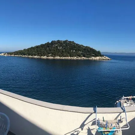 Marina *