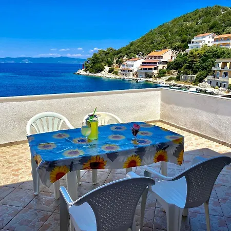 Marina * Lastovo
