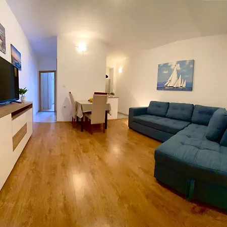 Marina Apartament *
