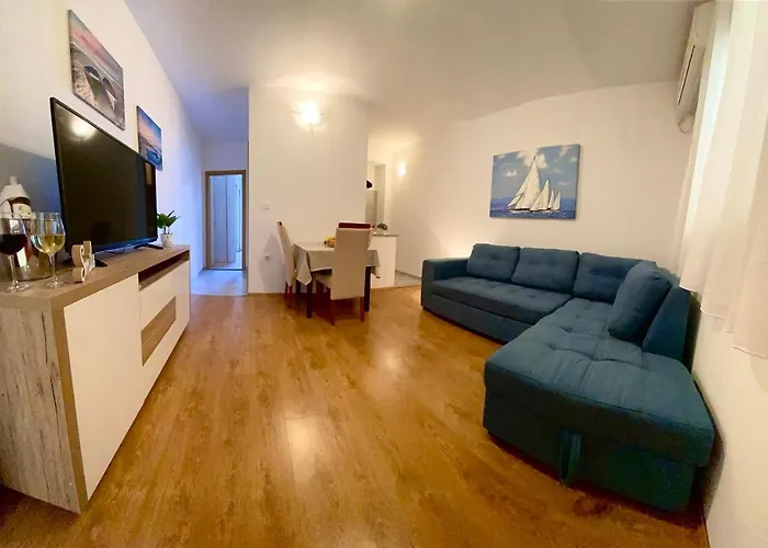 Marina Apartment *